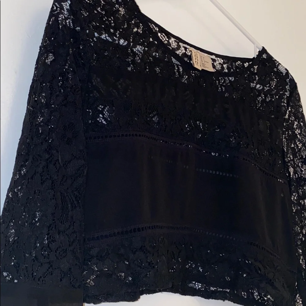 BLACK‎ lace long sleeve crop top